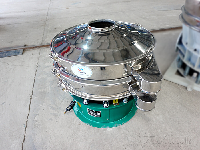  圓形旋振篩材質由：不銹鋼+碳鋼，全碳鋼，全不銹鋼三種不同材質可供選擇。